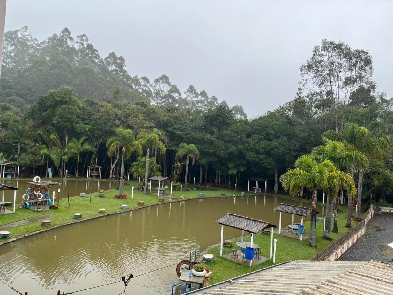 Pesqueiro Restaurante E Pousada Pingo De Ouro 彼达迪 外观 照片